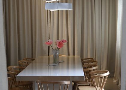 Photo "Simple modern dining table LED chandelier"