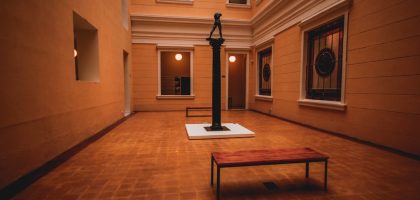 Photo Roman chess column floor lamp