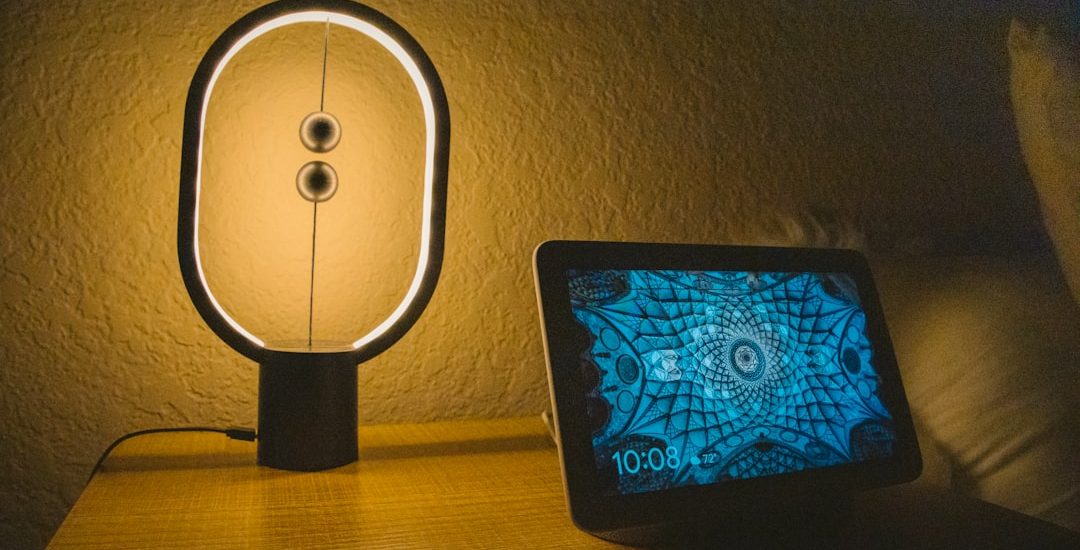 Photo voice control night stand lamp