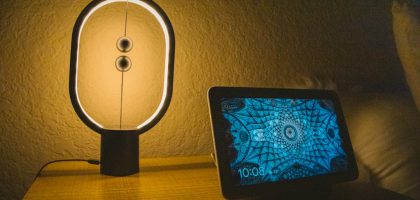 Photo voice control night stand lamp