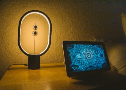 Photo voice control night stand lamp